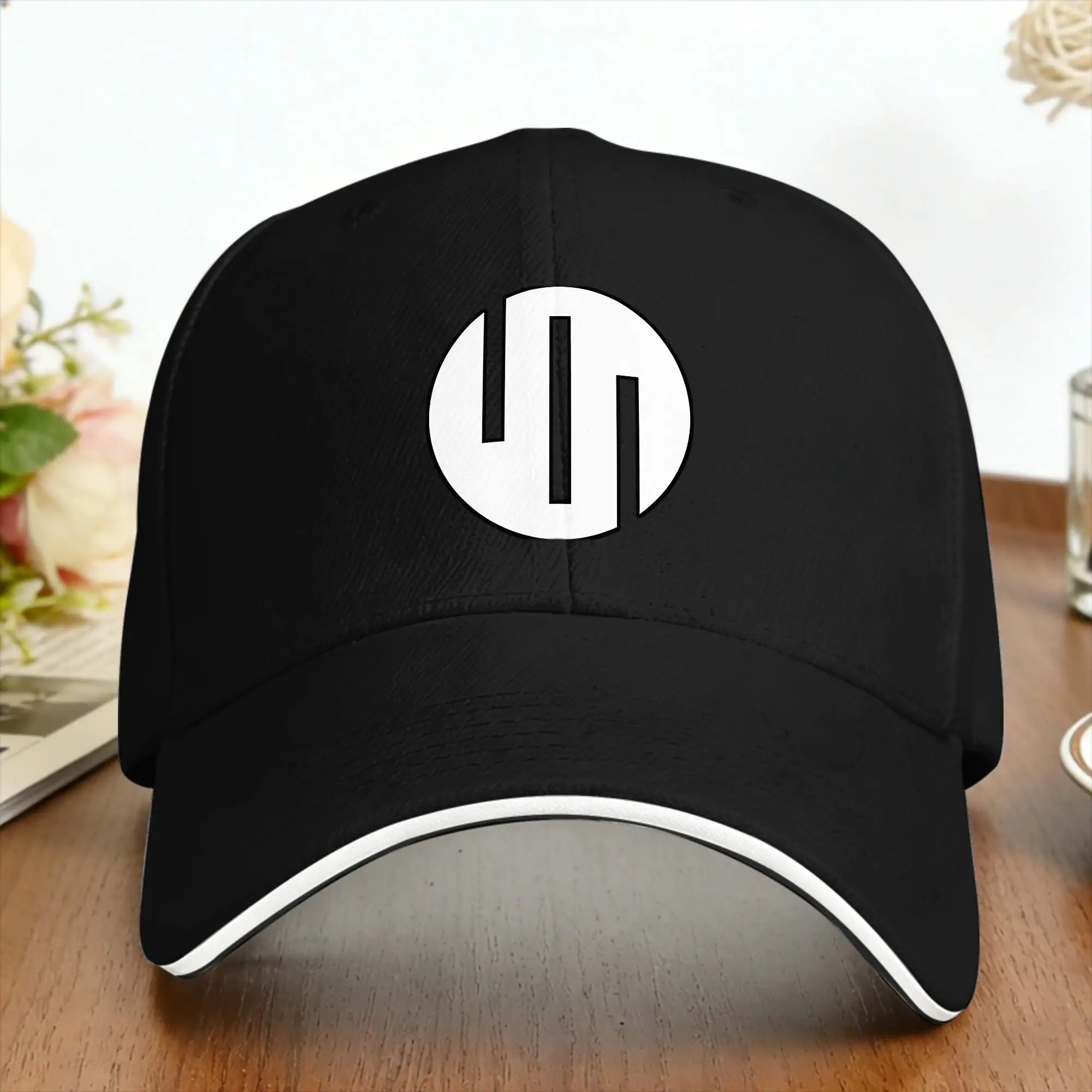 Hunting Outdoor Shows - Topi Bisbol Kasual Logo Lambang Viltrumite